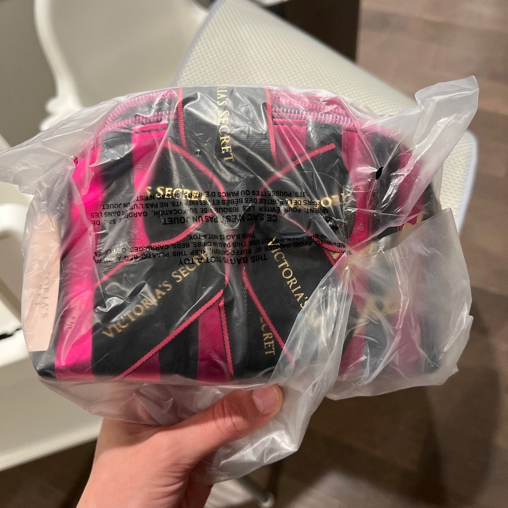 Victoria’s Secret trio pouch set
